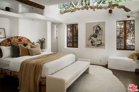 $2,799,000 | 742 North Sycamore Avenue, Los Angeles, CA 90038