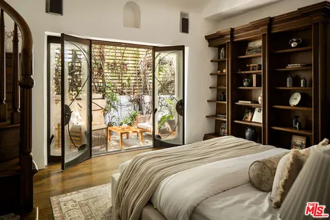 $2,799,000 | 742 North Sycamore Avenue, Los Angeles, CA 90038