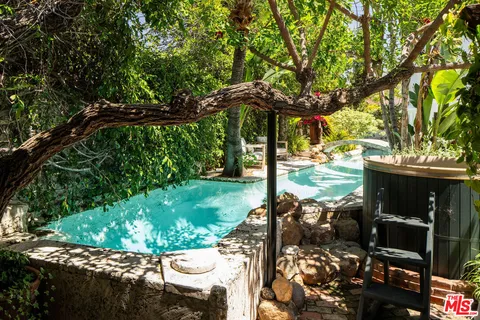 $2,799,000 | 742 North Sycamore Avenue, Los Angeles, CA 90038