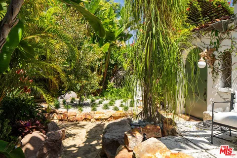 $2,799,000 | 742 North Sycamore Avenue, Los Angeles, CA 90038