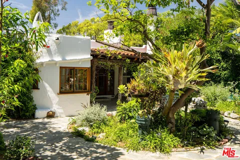 $2,799,000 | 742 North Sycamore Avenue, Los Angeles, CA 90038