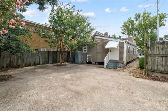 $1,000 | 1112 Monroe Street, New Orleans, LA 70118