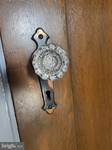 a view of entryway with a mirror