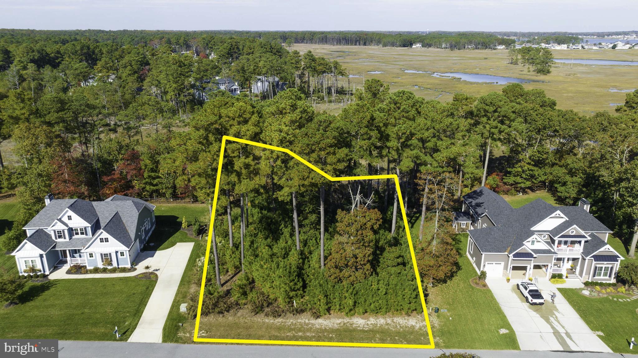 a view of yard from balcony