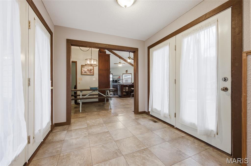 284 White Road Montgomery City, MO 63361 - Photo 4 of 60