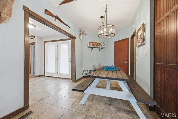 $598,900 | 284 White Road, Montgomery City, MO 63361