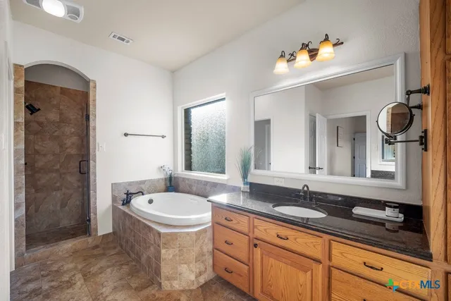 $599,900 | 510 Wagon Wheel Trail, Bertram, TX 78605