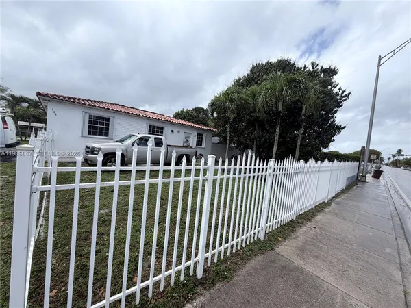 $3,000 | 290 East 65th Street, Unit 290, Hialeah, FL 33013