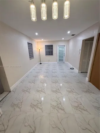 $3,000 | 290 East 65th Street, Unit 290, Hialeah, FL 33013