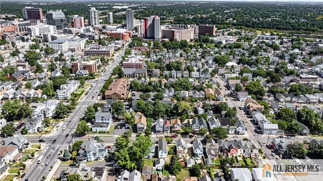 $600,000 | 216 Handy Street, New Brunswick, NJ 08901