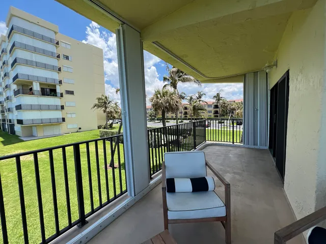 $5,500 | 7420 South Ocean Drive, Unit 216, Jensen Beach, FL 34957