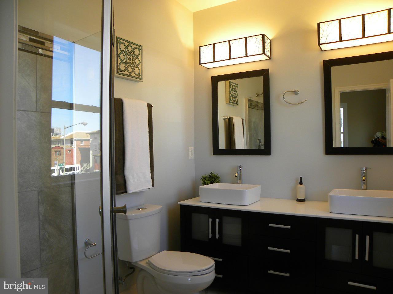 233 S Street Northeast, Unit 2 Washington, DC 20002 - Photo 5 of 30 Bath (Master)