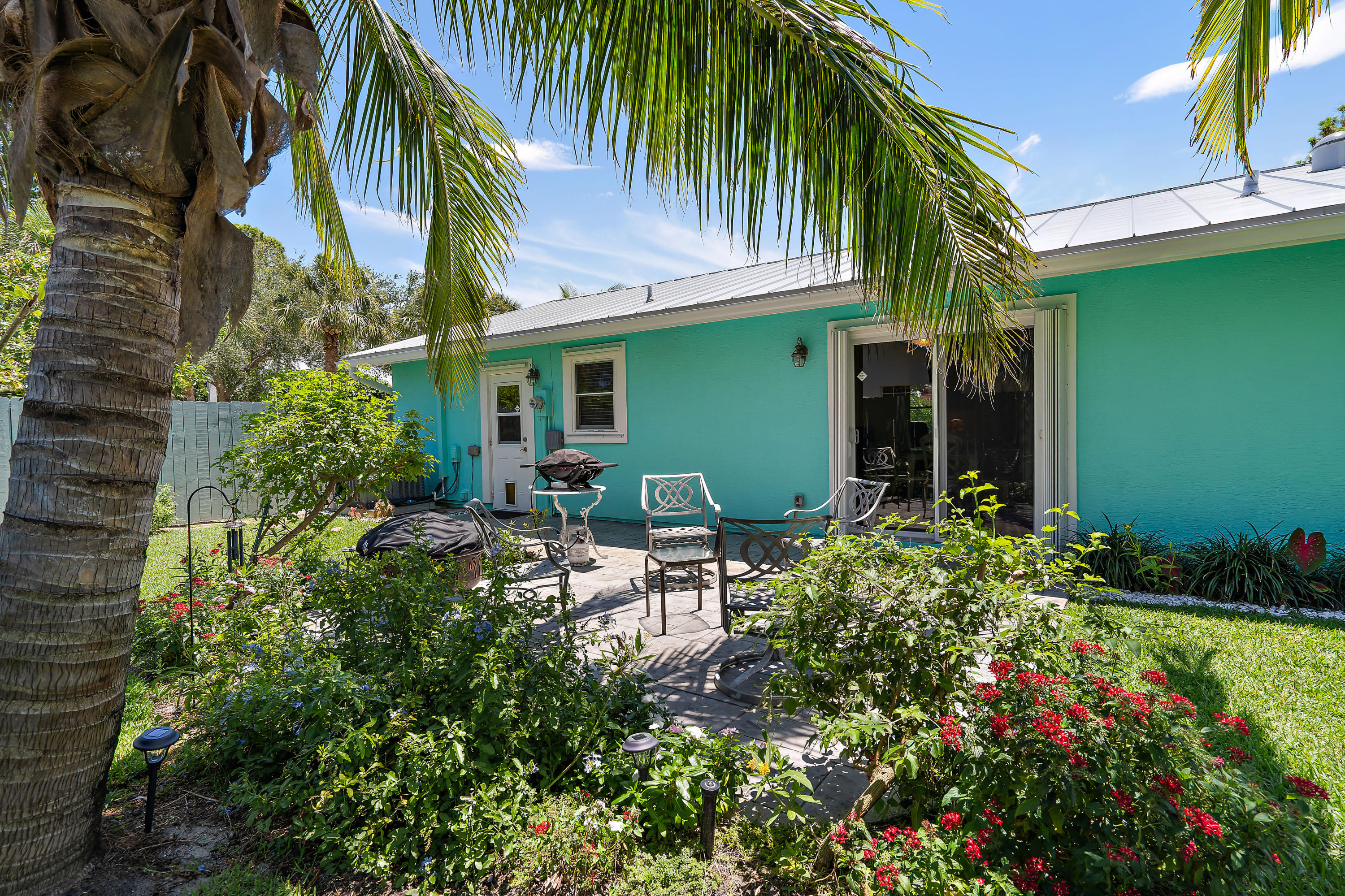 359 Dover Road Tequesta, FL 33469 - Photo 14 of 21 359DoverRdTequestaFLbackyard