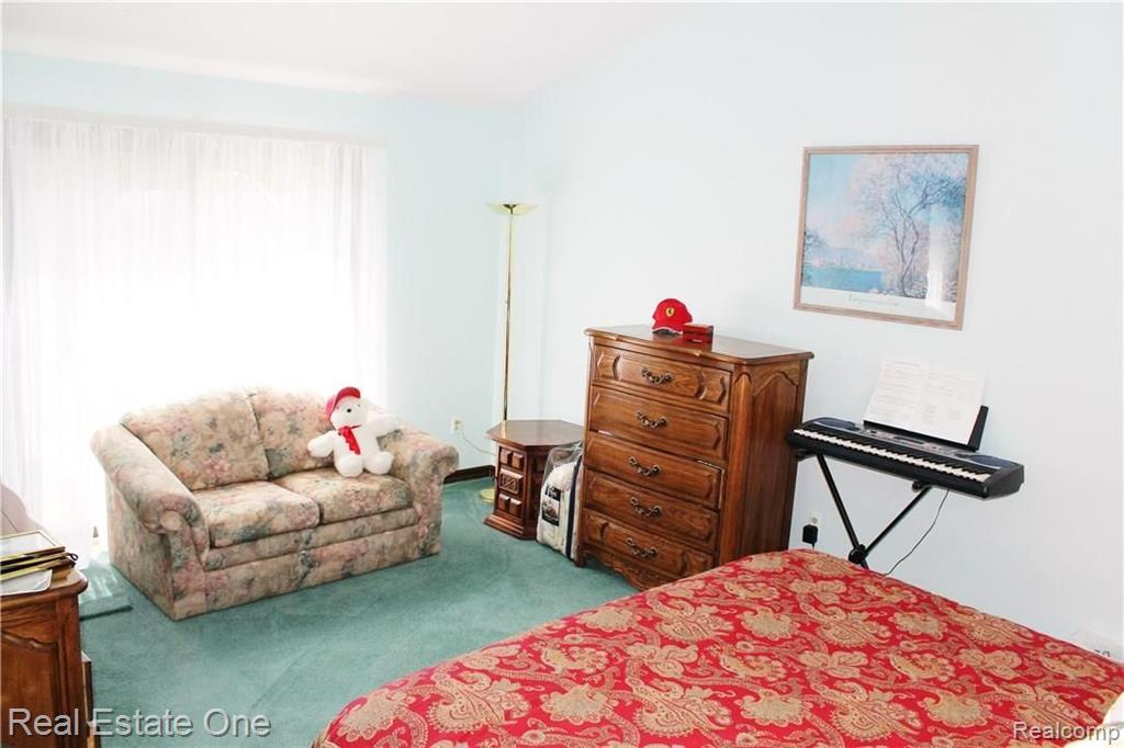 28693 Salem Road Farmington, MI 48334 - Photo 20 of 35