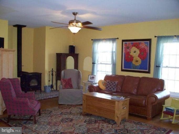 25245 Auction Road Federalsburg, MD 21632 - Photo 7 of 16 Living Room