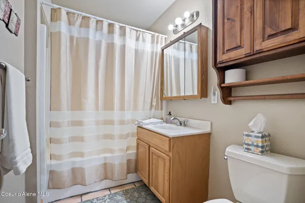 $946,799 | 203 Frog Song Lane, Coolin, ID 83821
