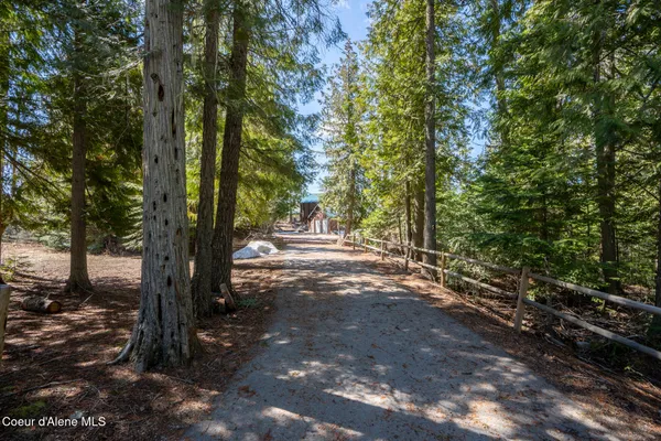 $946,799 | 203 Frog Song Lane, Coolin, ID 83821