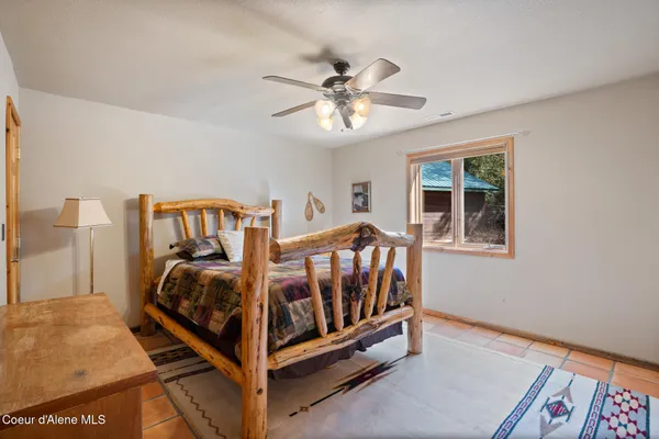 $946,799 | 203 Frog Song Lane, Coolin, ID 83821