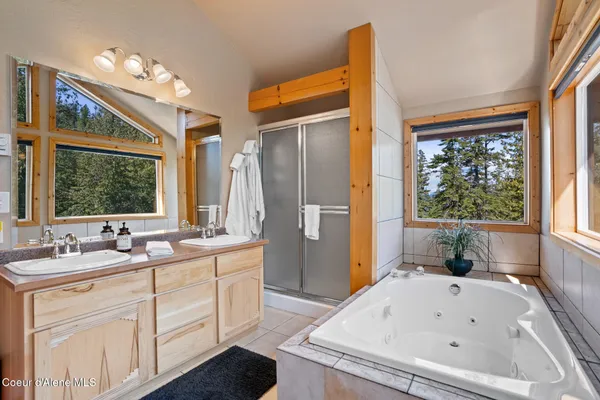 $946,799 | 203 Frog Song Lane, Coolin, ID 83821