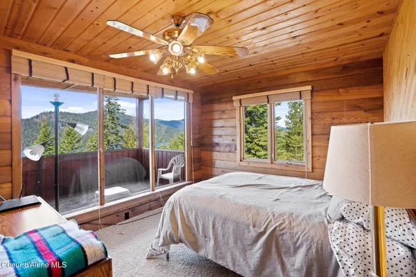 $946,799 | 203 Frog Song Lane, Coolin, ID 83821