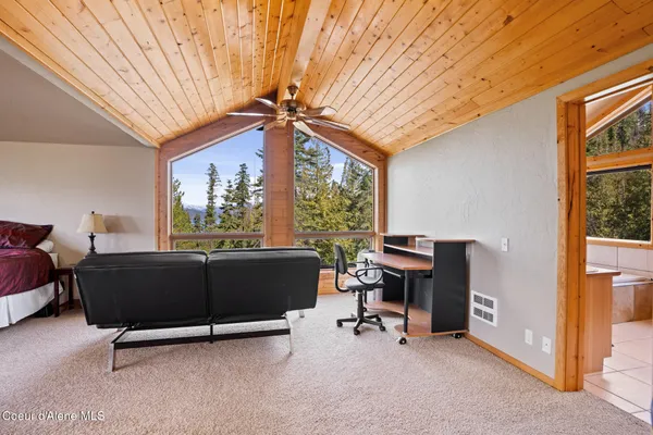 $946,799 | 203 Frog Song Lane, Coolin, ID 83821