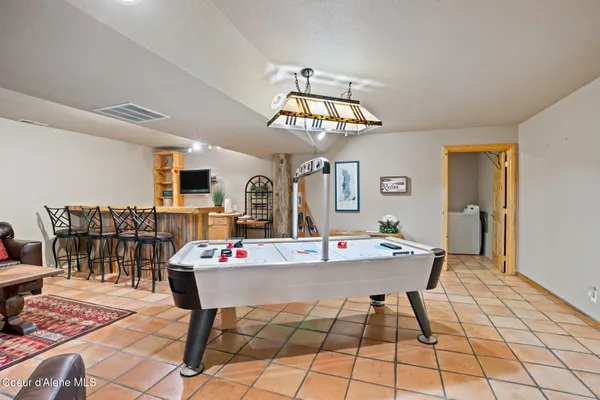 $946,799 | 203 Frog Song Lane, Coolin, ID 83821