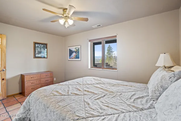 $946,799 | 203 Frog Song Lane, Coolin, ID 83821