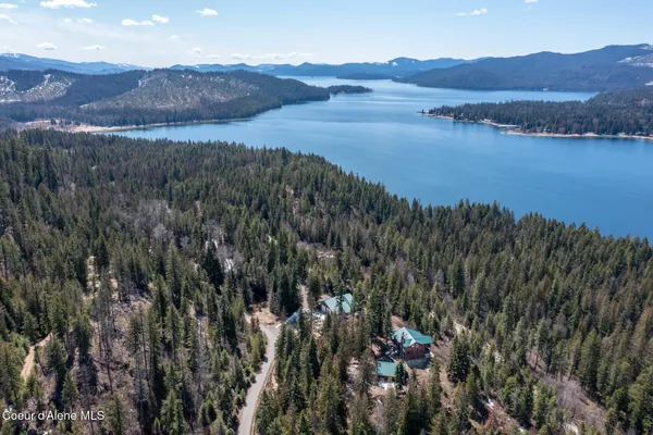$946,799 | 203 Frog Song Lane, Coolin, ID 83821