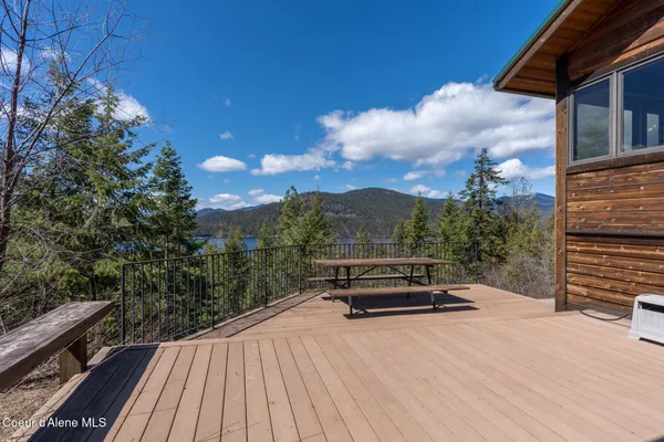 $946,799 | 203 Frog Song Lane, Coolin, ID 83821