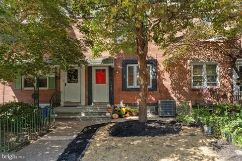 front view of house with a yard
