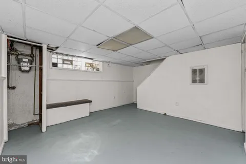 a view of a livingroom with an empty space
