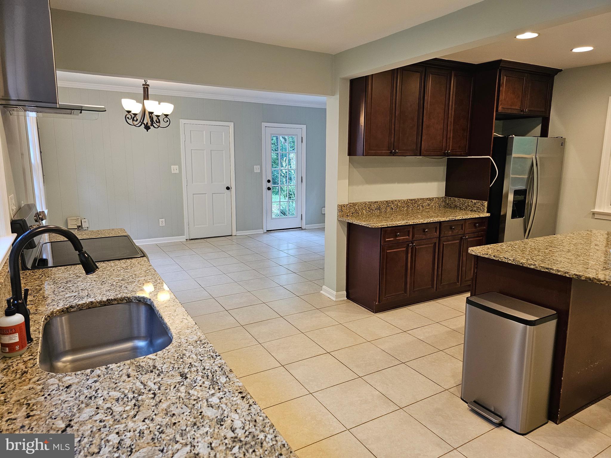 9126 Old Courthouse Road Vienna, VA 22182 - Photo 5 of 11