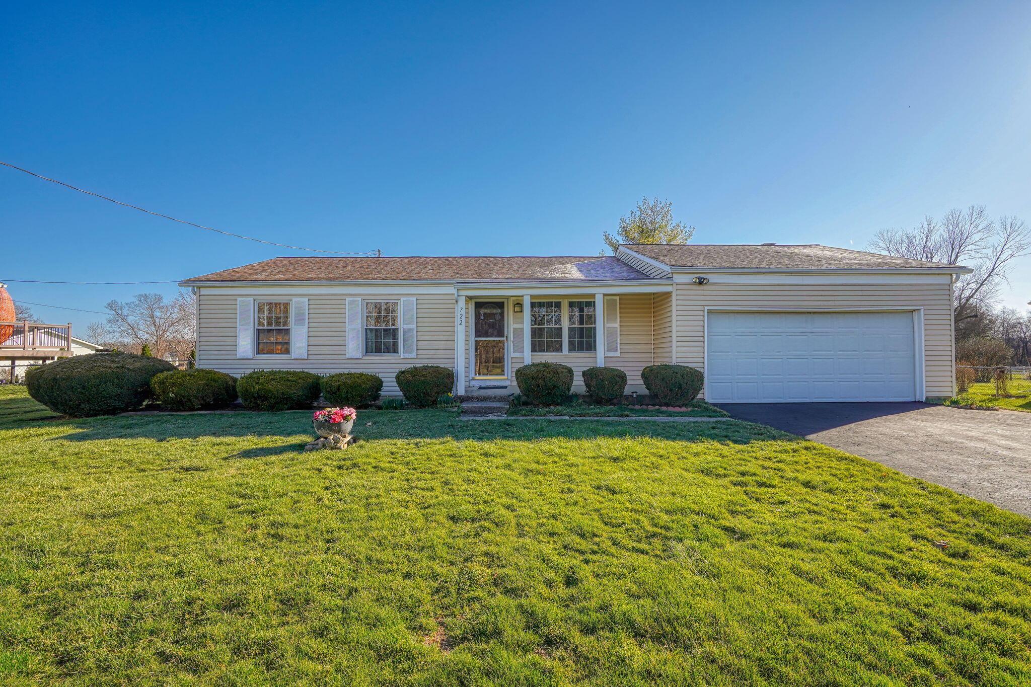 722 Amity Road Galloway, OH 43119 - Photo 3 of 61 722 Amity Rd (1)
