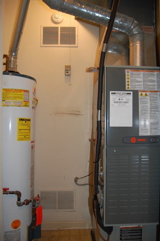 1072 Spring Garden Circle, Unit 4 Naperville, IL 60563 - Photo 18 of 18 a bathroom with a shower