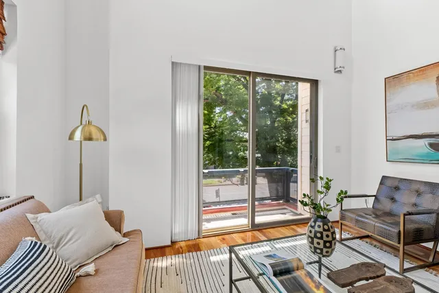 $589,000 | 2025 S Street, Unit 201, Sacramento, CA 95811