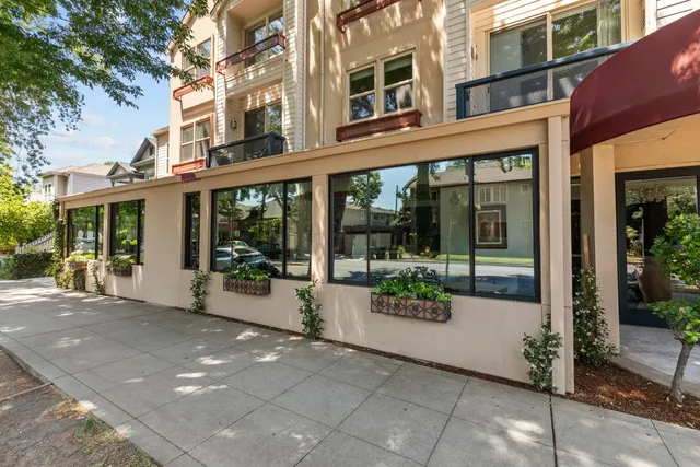 $589,000 | 2025 S Street, Unit 201, Sacramento, CA 95811