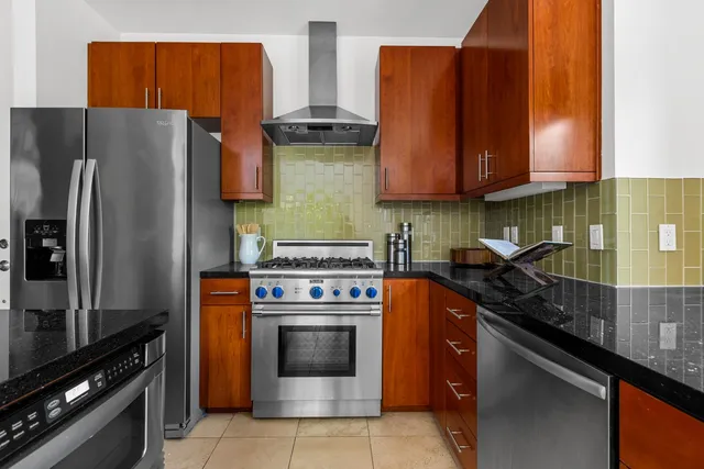 $589,000 | 2025 S Street, Unit 201, Sacramento, CA 95811