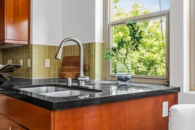 $589,000 | 2025 S Street, Unit 201, Sacramento, CA 95811