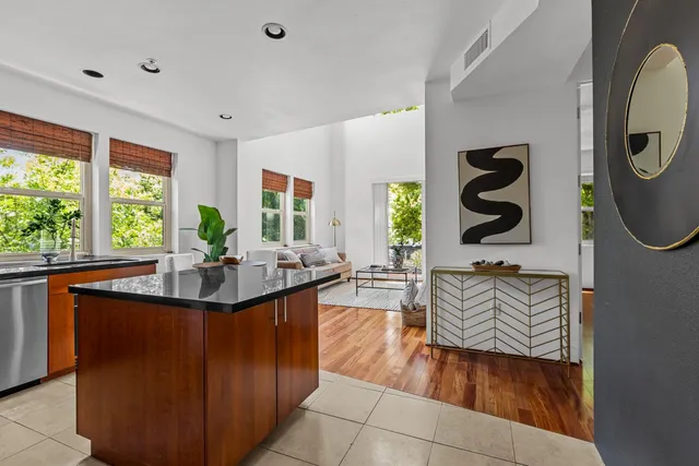 $589,000 | 2025 S Street, Unit 201, Sacramento, CA 95811