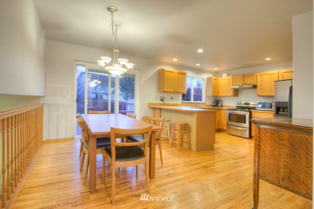12223 Northeast 169th Street Bothell, WA 98011 - Photo 3 of 15 Gallery Image 3