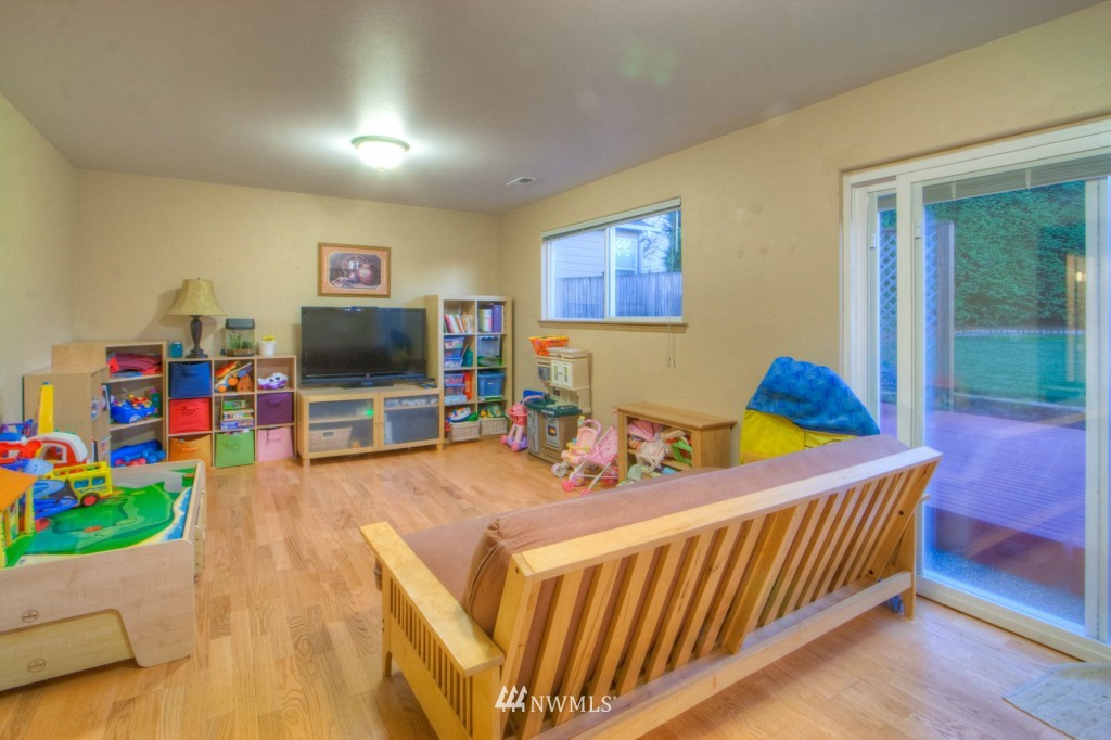 12223 Northeast 169th Street Bothell, WA 98011 - Photo 6 of 15 Gallery Image 6