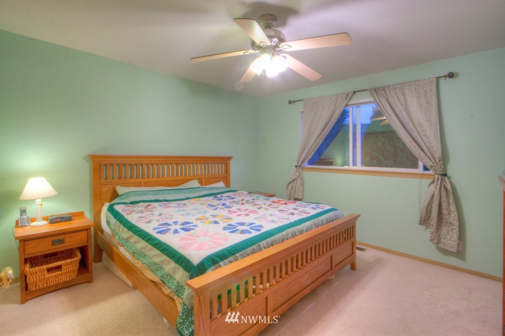 12223 Northeast 169th Street Bothell, WA 98011 - Photo 9 of 15 Gallery Image 9