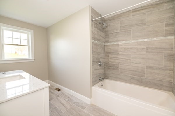 257 Tecumseh Street Fall River, MA 02721 - Photo 12 of 22