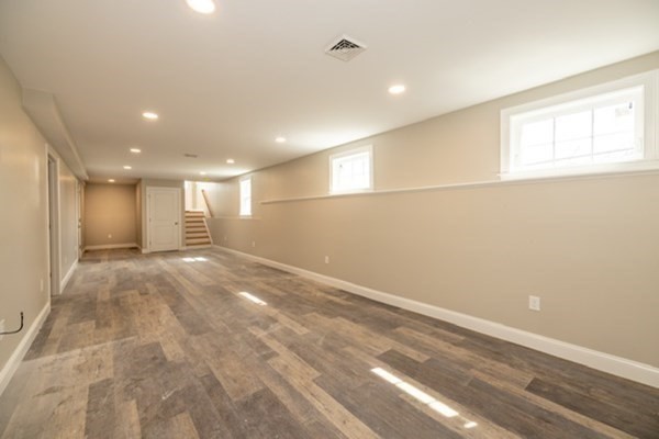 257 Tecumseh Street Fall River, MA 02721 - Photo 18 of 22