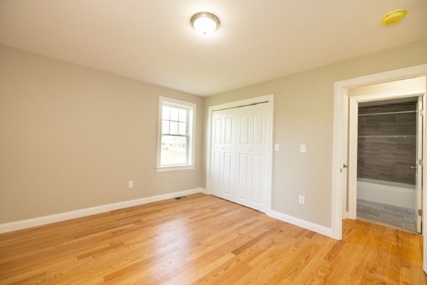 257 Tecumseh Street Fall River, MA 02721 - Photo 10 of 22