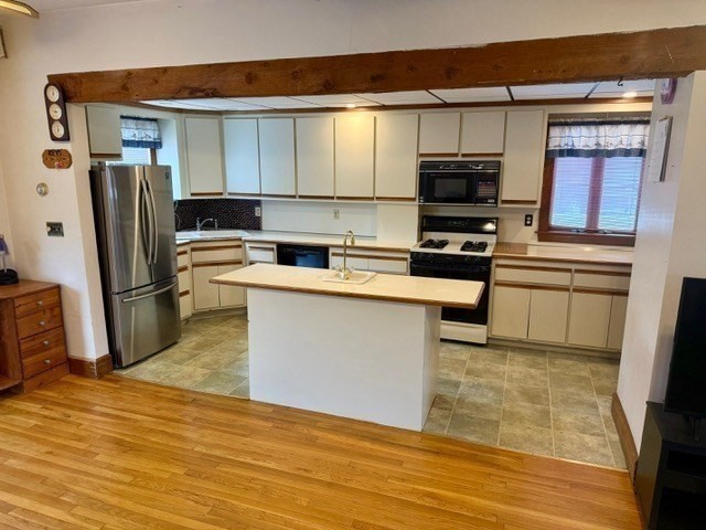 14 Pequot Road Weymouth, MA 02191 - Photo 9 of 39