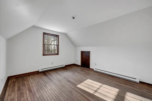 $550,000 | 667 Upper Grassy Hill Road, Woodbury, CT 06798