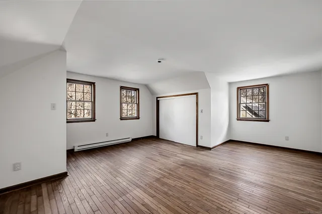 $550,000 | 667 Upper Grassy Hill Road, Woodbury, CT 06798