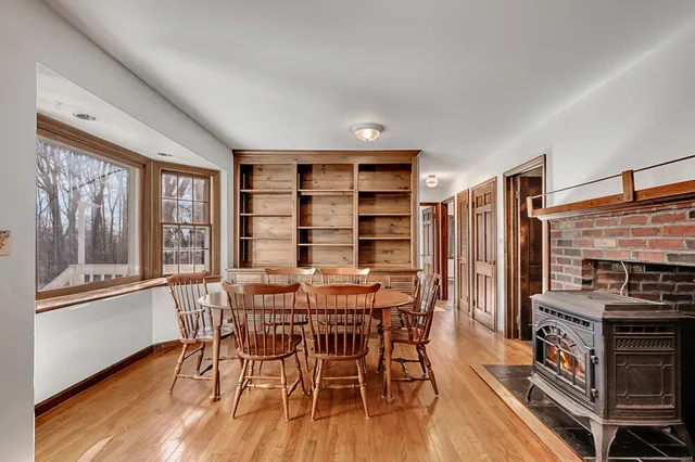 $550,000 | 667 Upper Grassy Hill Road, Woodbury, CT 06798