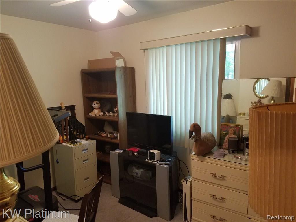 3266 Range Road Port Huron, MI 48060 - Photo 13 of 21 BEDROOM VIEW